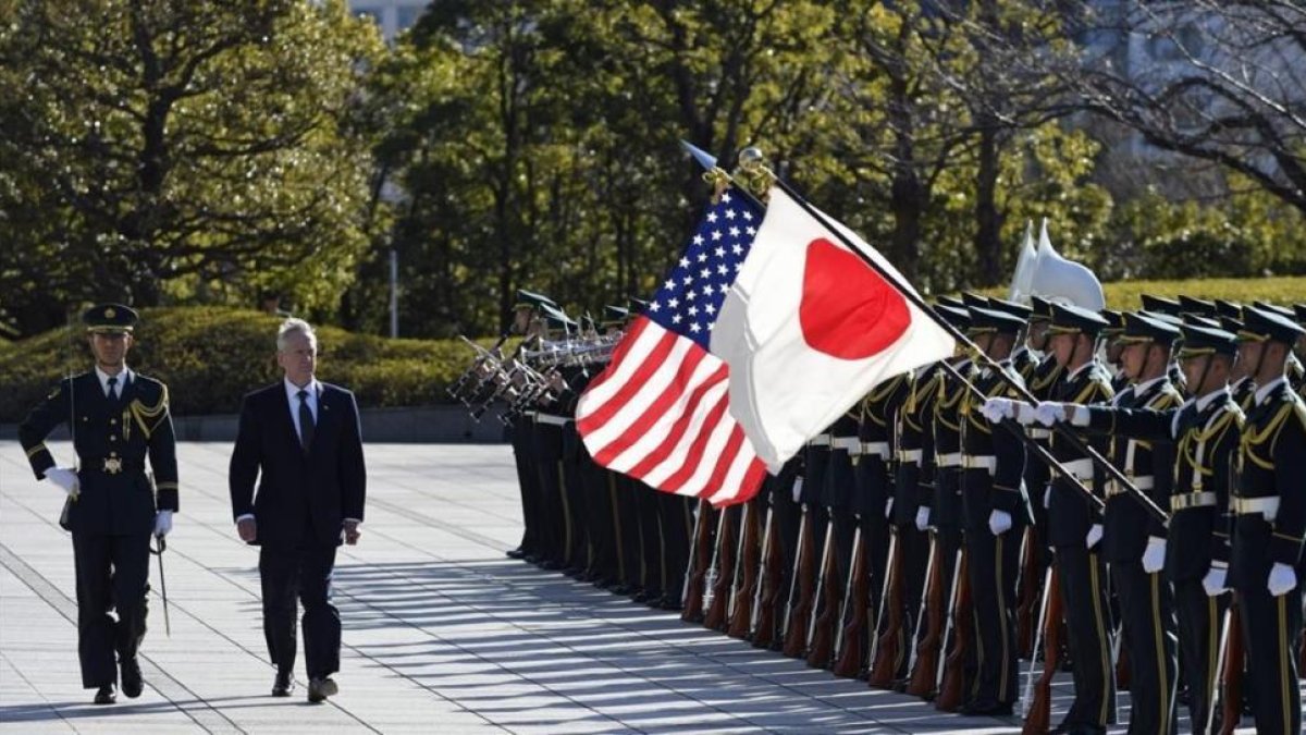El secretario de Defensa de EEUU, James Mattis, en Tokyo (Japón).-EFE / FRANCK ROBICHON