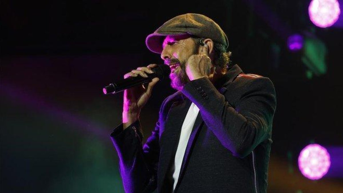 Juan Luis Guerra en una actuación.-ÁLVARO MONGE