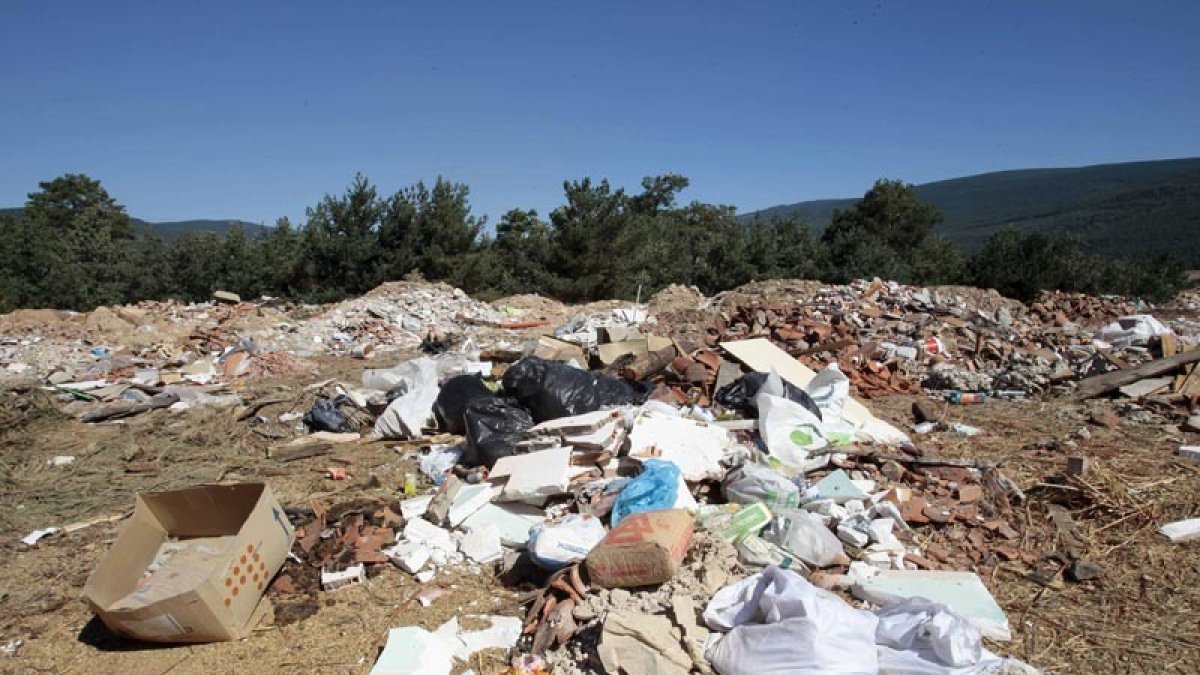 Una escombrera en la provincia de Soria en una imagen de archivo. HDS