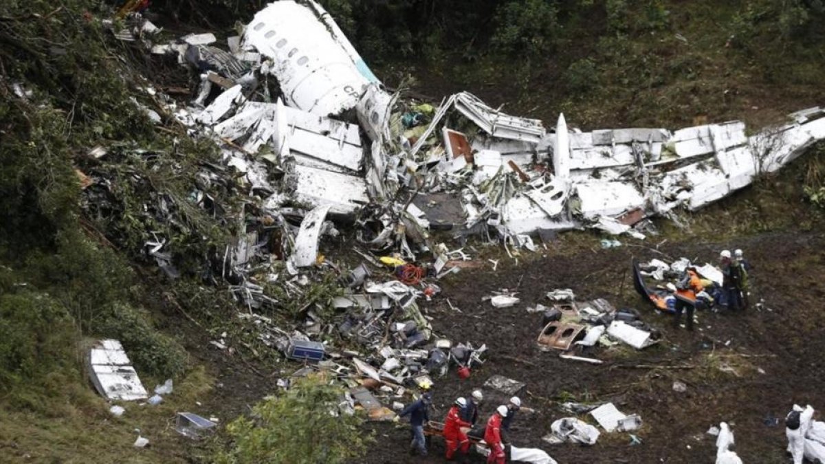 Un informe del gobierno boliviano señala al piloto y a la compañía como los responsables del accidente.-AP / FERNANDO VERGARA