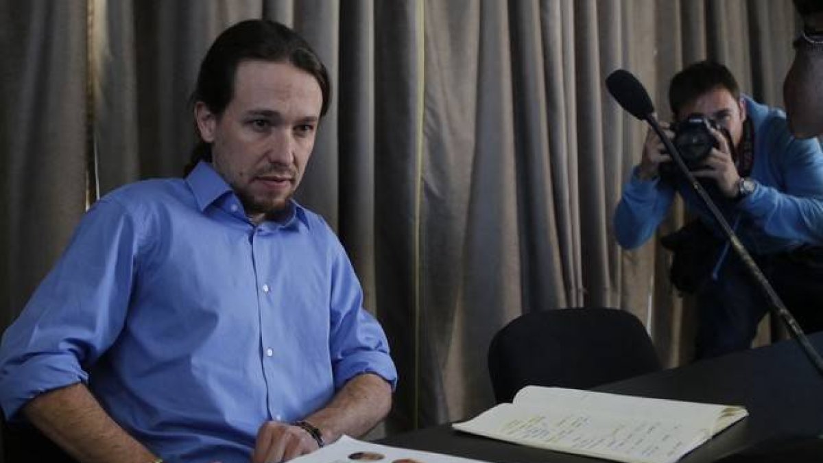 El secretario general de Podemos, Pablo Iglesias, este mediodía.-Foto: AGUSTÍN CATALÁN