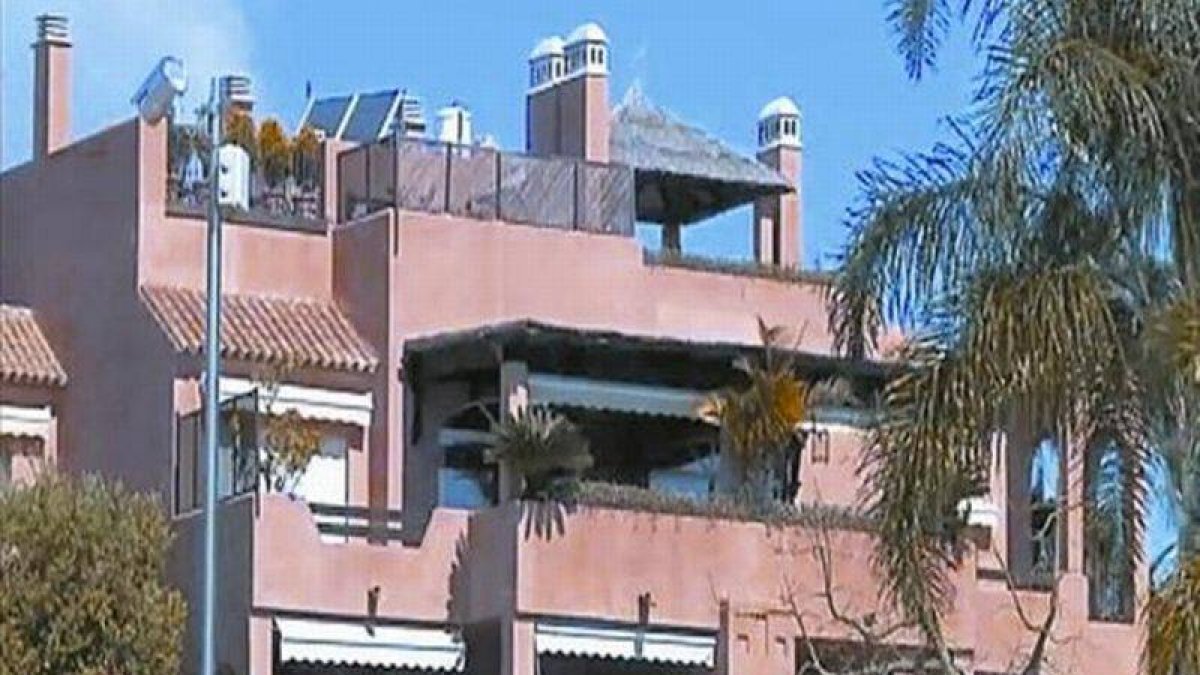 El ático de Estepona (Málaga), centro de la polémica en torno a Ignacio González.-
