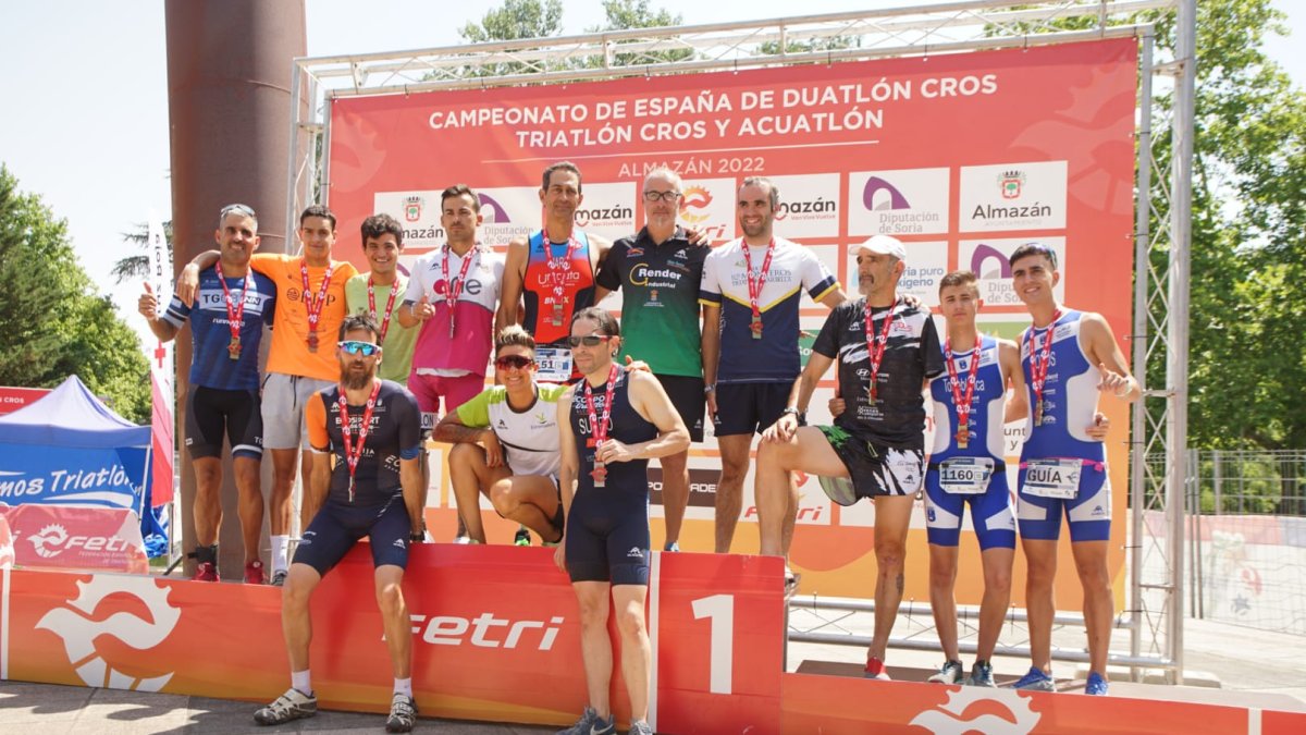 Medallistas de la prueba de Acuatlón en Almazán. HDS