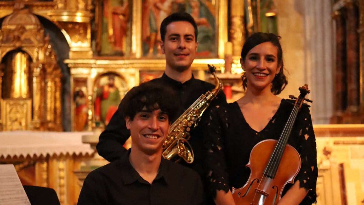 El Trío Castillas abrió las Jornadas Musicales de Calatañazor. HDS