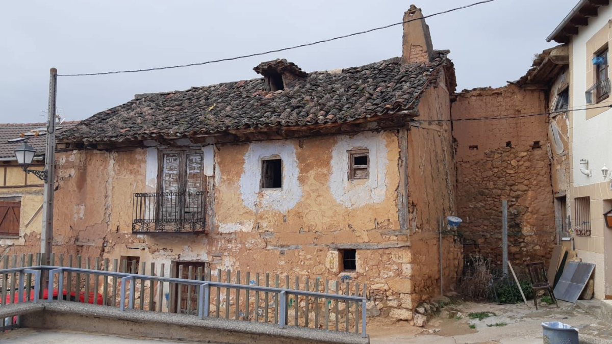 Uno de los edificios en mal estado ubicado en Osma. HDS