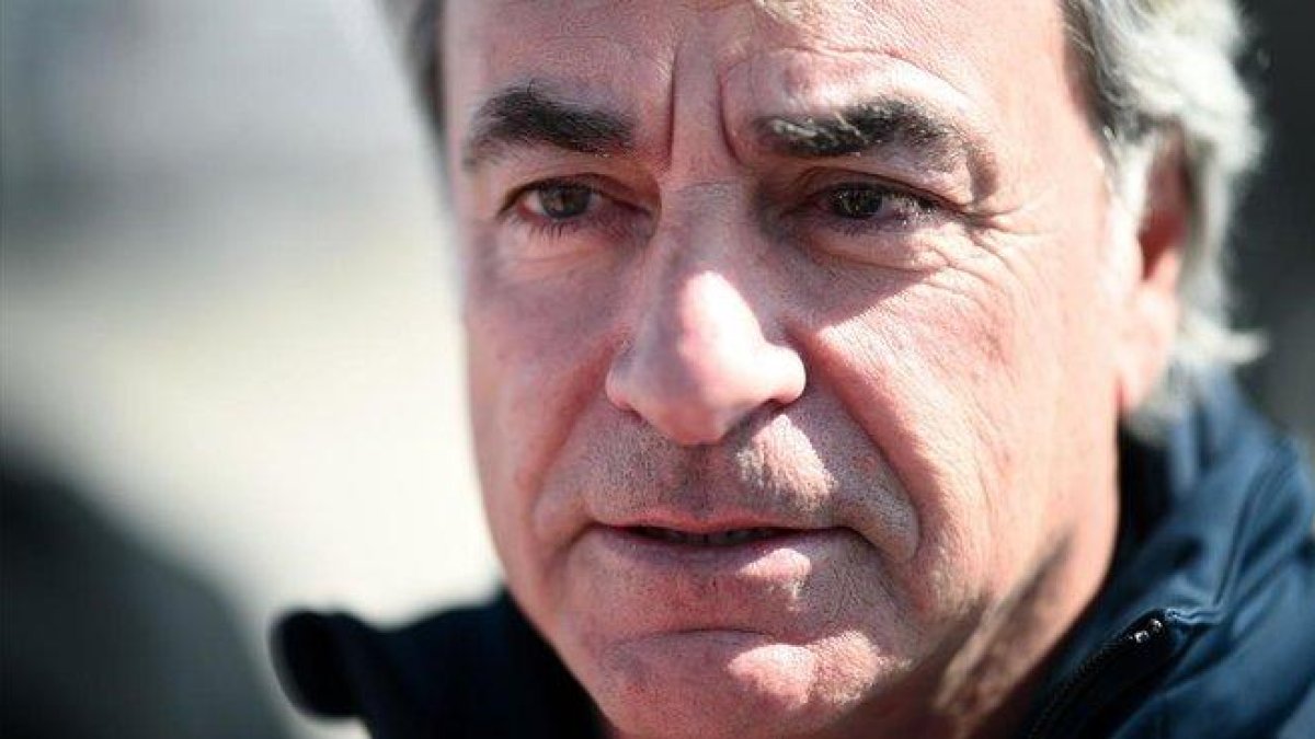 El piloto madrileño Carlos Sainz (Mini) ha ganado, hoy, su tercera etapa hoy en el Dakar.-AFP / FRANCK FIFE