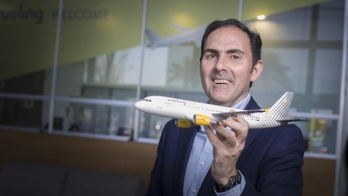 El presidente de Vueling, Javier Sánchez-Prieto, en la sede de la aerolínea en El Prat de Llobregat.-FERRAN NADEU