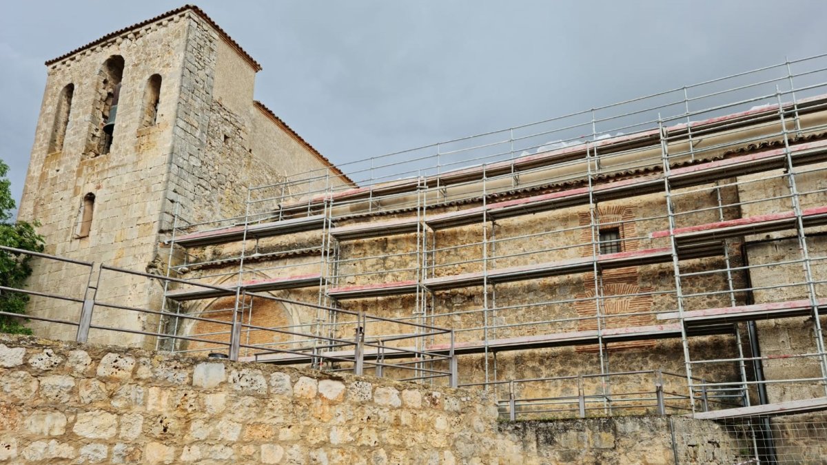 Iglesia de Campanario en obras.-HDS