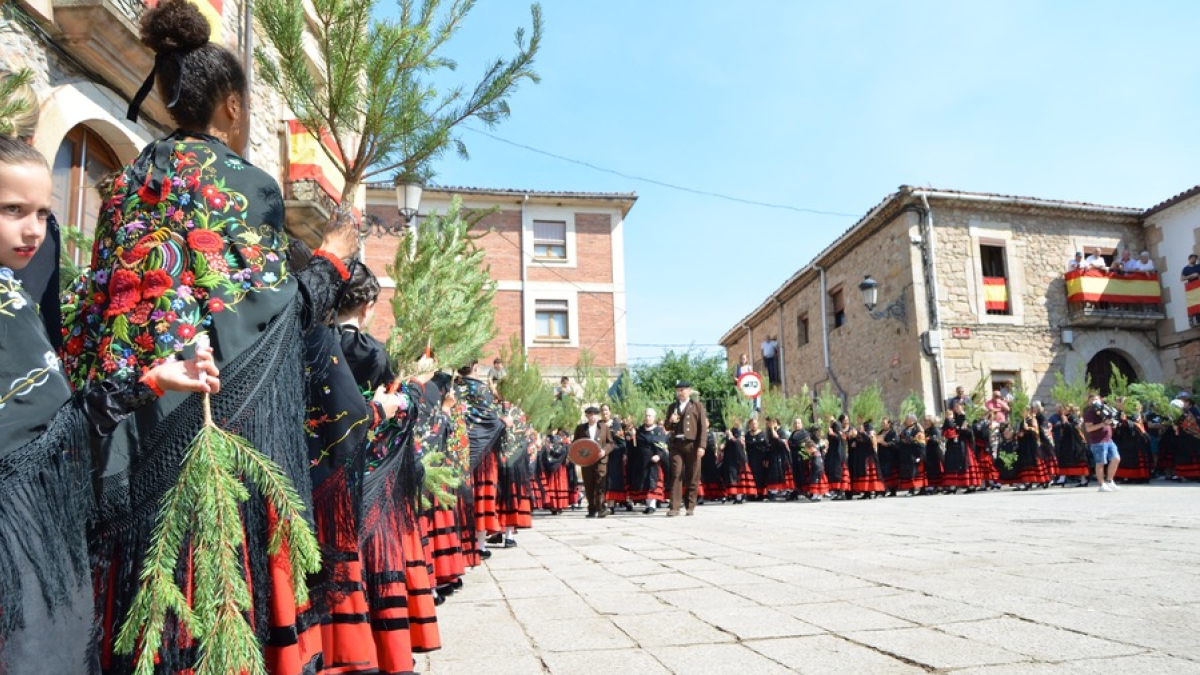 La Pinochada de Vinuesa recibirá el Premio Colodra en su propia localidad de origen. RAQUEL FERNÁNDEZ