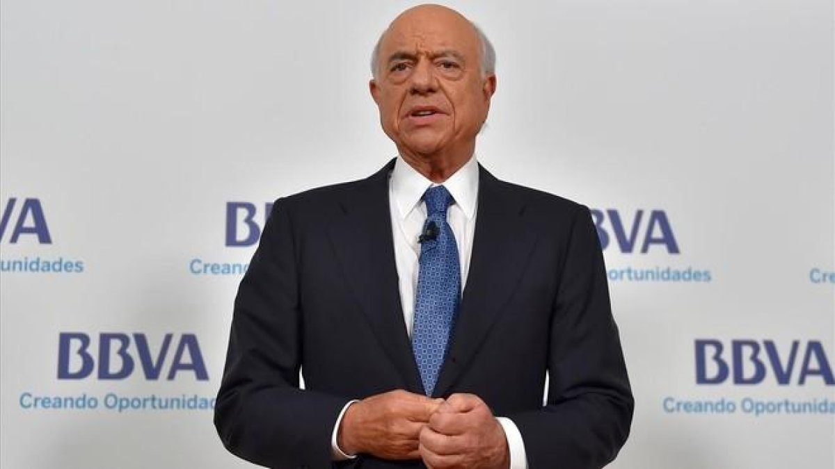 El expresidente del BBVA Francisco González.-ANDER GILLENEA