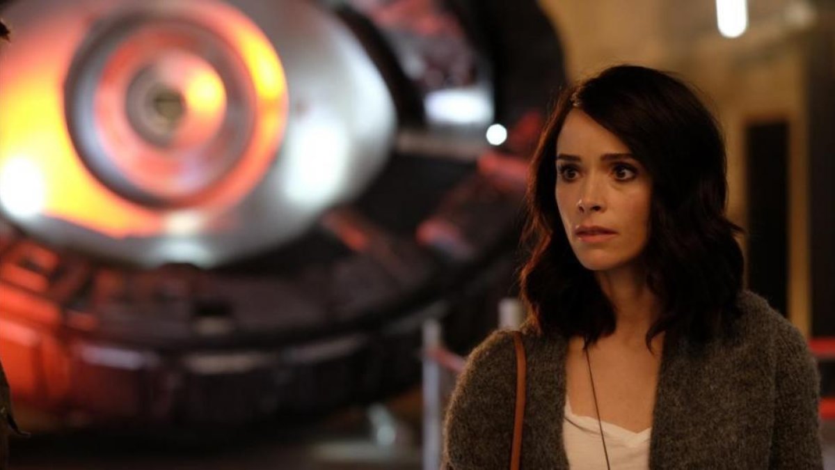 Abigail Spencer, la protagonista femenina de la serie 'Timeless'.-MOVISTAR