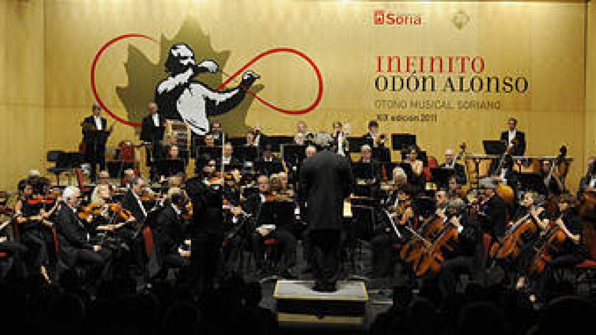 Un momento de la actuación de la ‘Bilbao Orkestra Sinfonikoa’ ayer en su actuación dentro del Otoño Musical Soriano. / VALENTÍN GUISANDE-