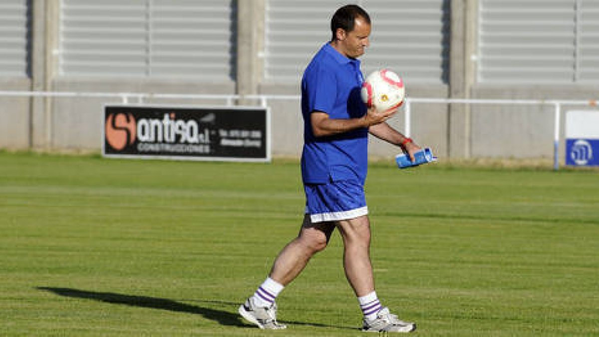 El conjunto adnamantino durante un entrenamiento. / ÚRSULA SIERRA-