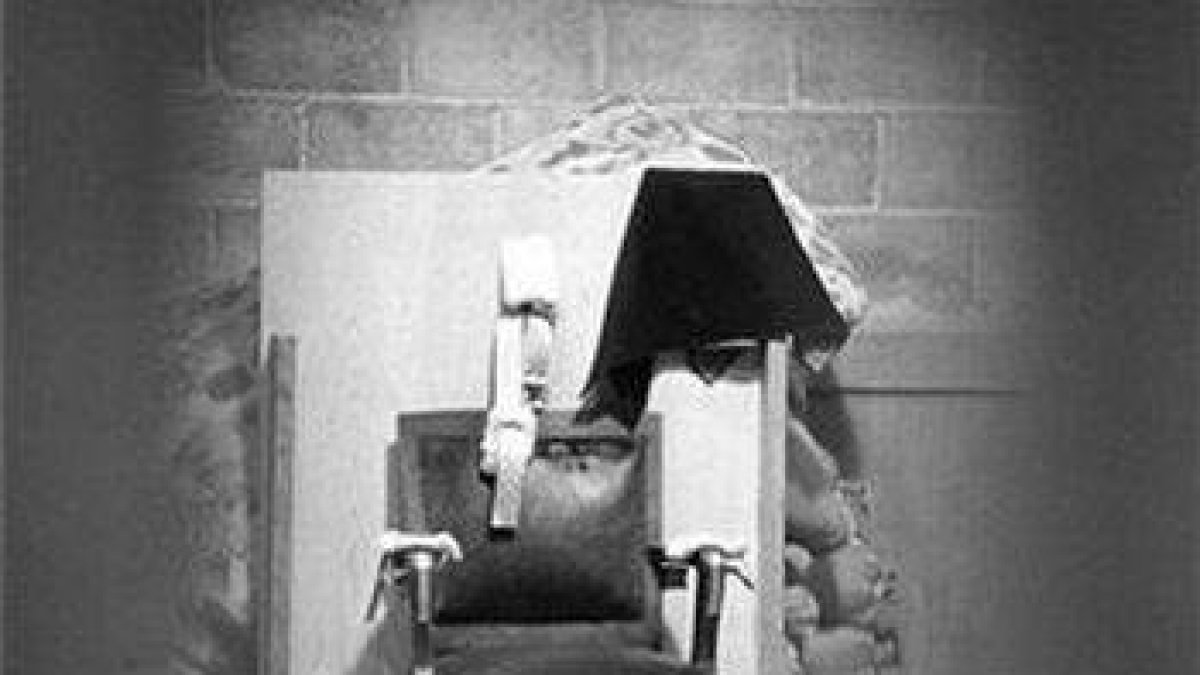 Silla para el condenado a muerte ejecutado por un pelotón de fusilamiento en una cárcel de Utah en 1977.-Foto: AP / ARCHIVO