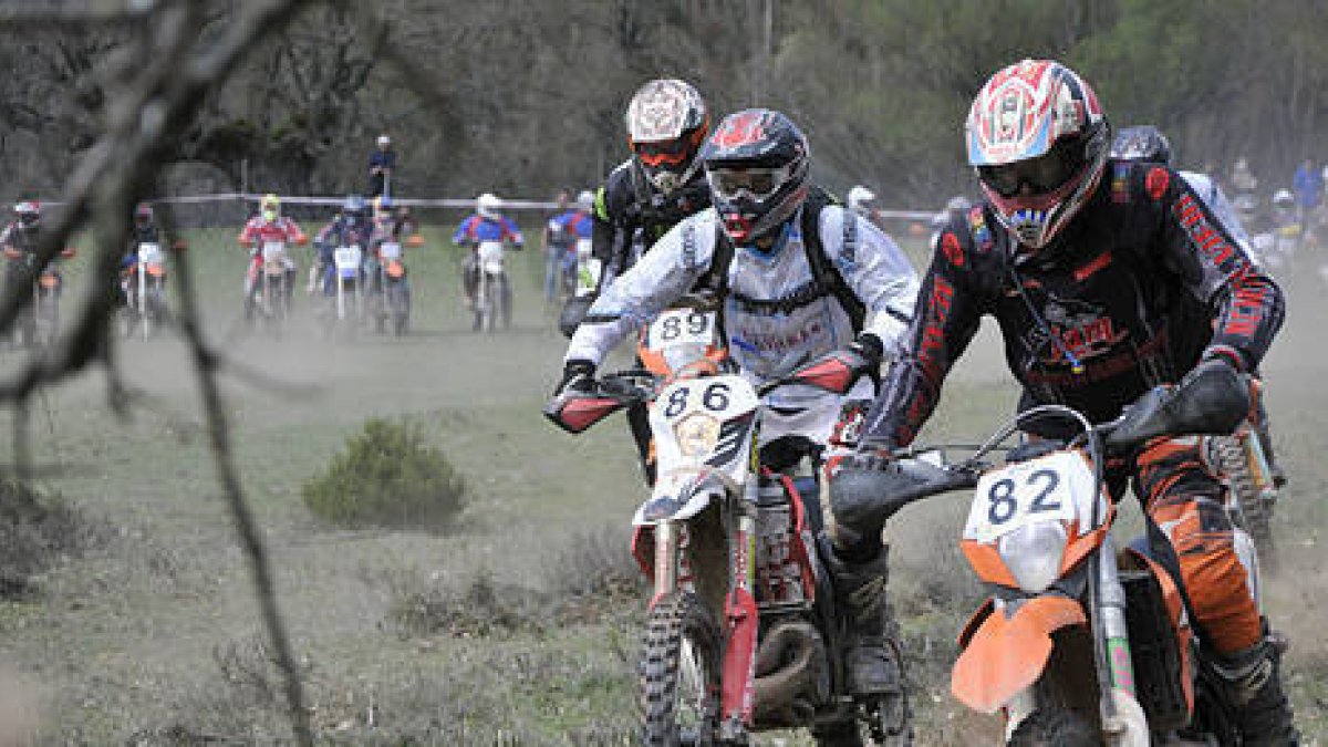Al final 112 pilotos tomaron la salida en el circuito de Muriel Viejo. / DIEGO MAYOR-