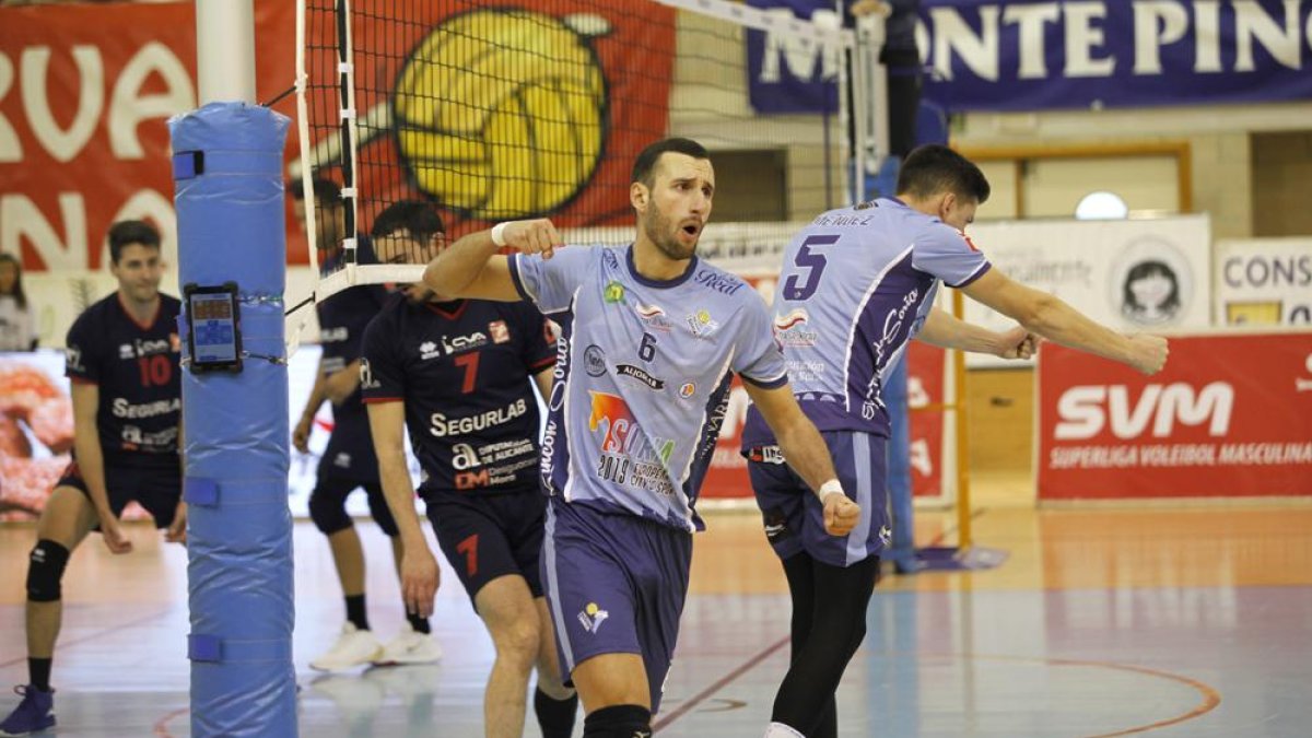 El Río Duero festejó en Manacor una victoria con remontada.-MARIO TEJEDOR
