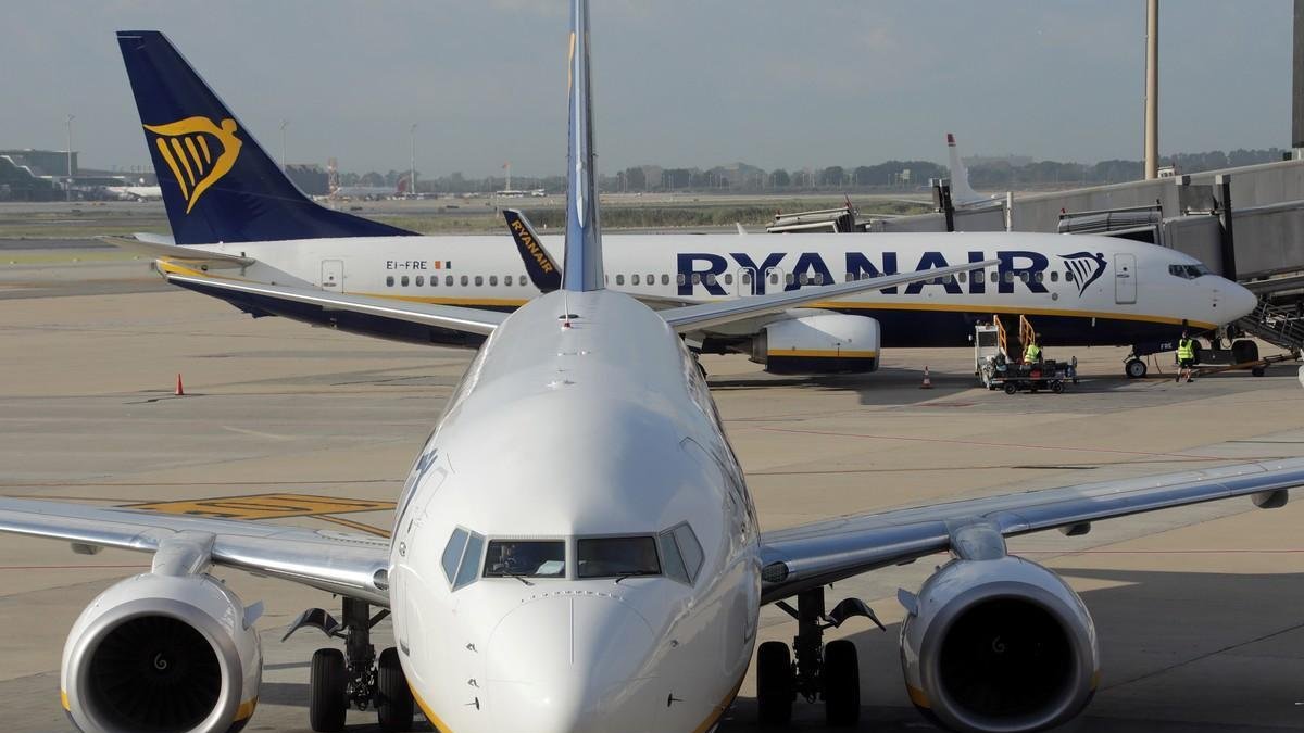 Aviones de Ryanair en Barcelona. /-REUTERS / ERIC GALLARD (REUTERS)