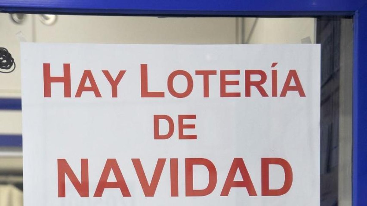 Lotería de Navidad a la venta en la administración nº8 de Segovia.-ICAL