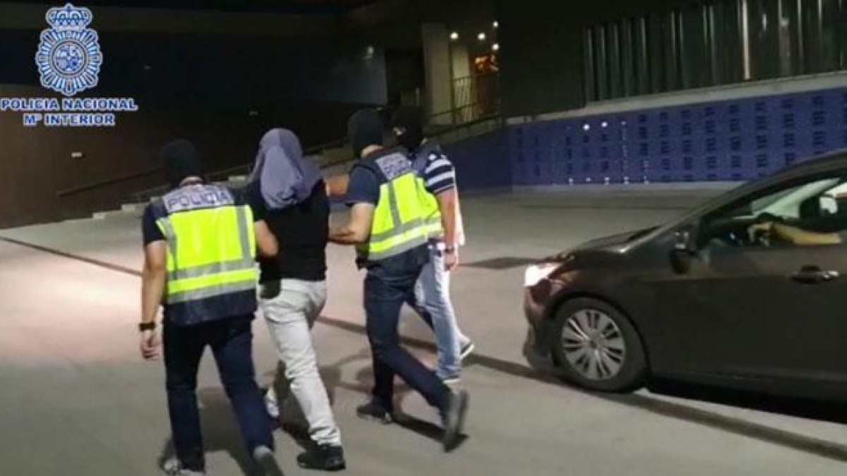 La Policía Nacional detiene a un presunto terrorista que se ocultaba en España tras huir de Marruecos.-POLICÍA NACIONAL