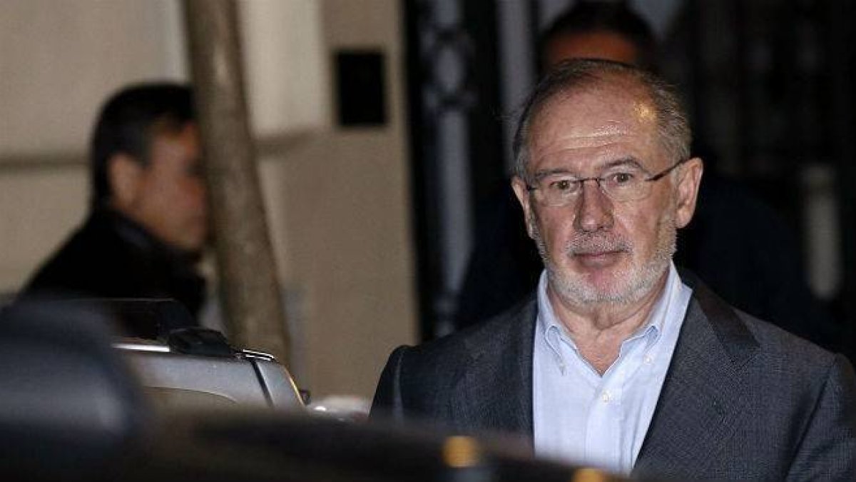 Rodrigo Rato regresa a casa tras pasar siete horas detenido.-Foto: EFE