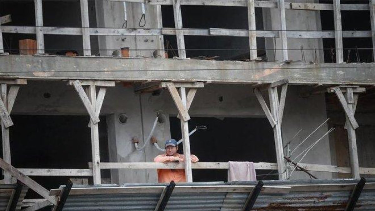 Una casa en construcción en Buenos Aires.-EFE