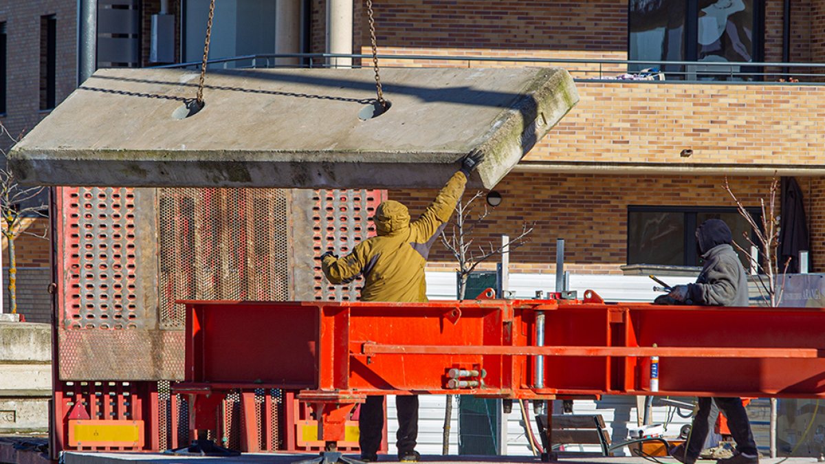 Trabajadores de la construcción en la capital - MARIO TEJEDOR