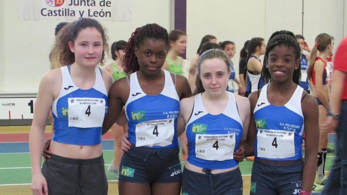 El relevo femenino 4x100 del Politécnico se traía para Soria la medalla de bronce.-D.S.