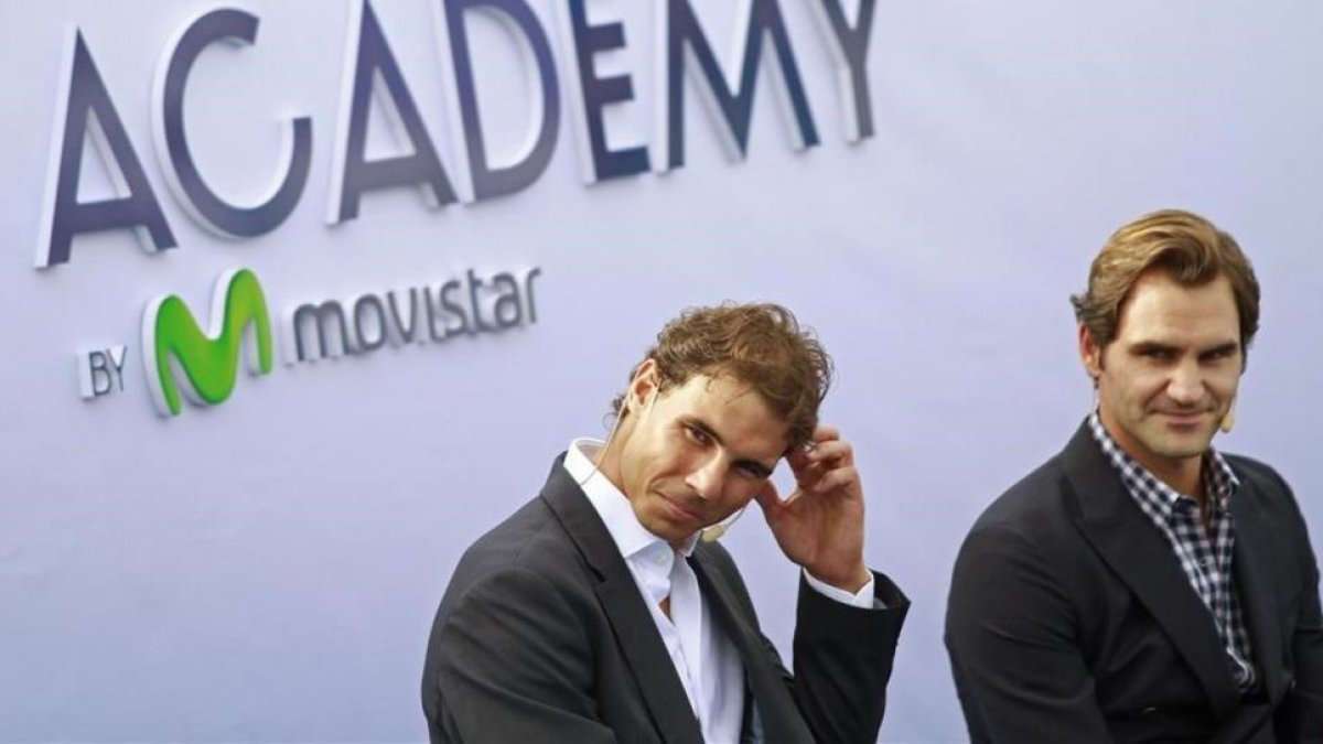 Nadal, al lado de Federer, en la presentación de su academia en Manacor este pasado miércoles.-EFE / J. GRAPPELLI