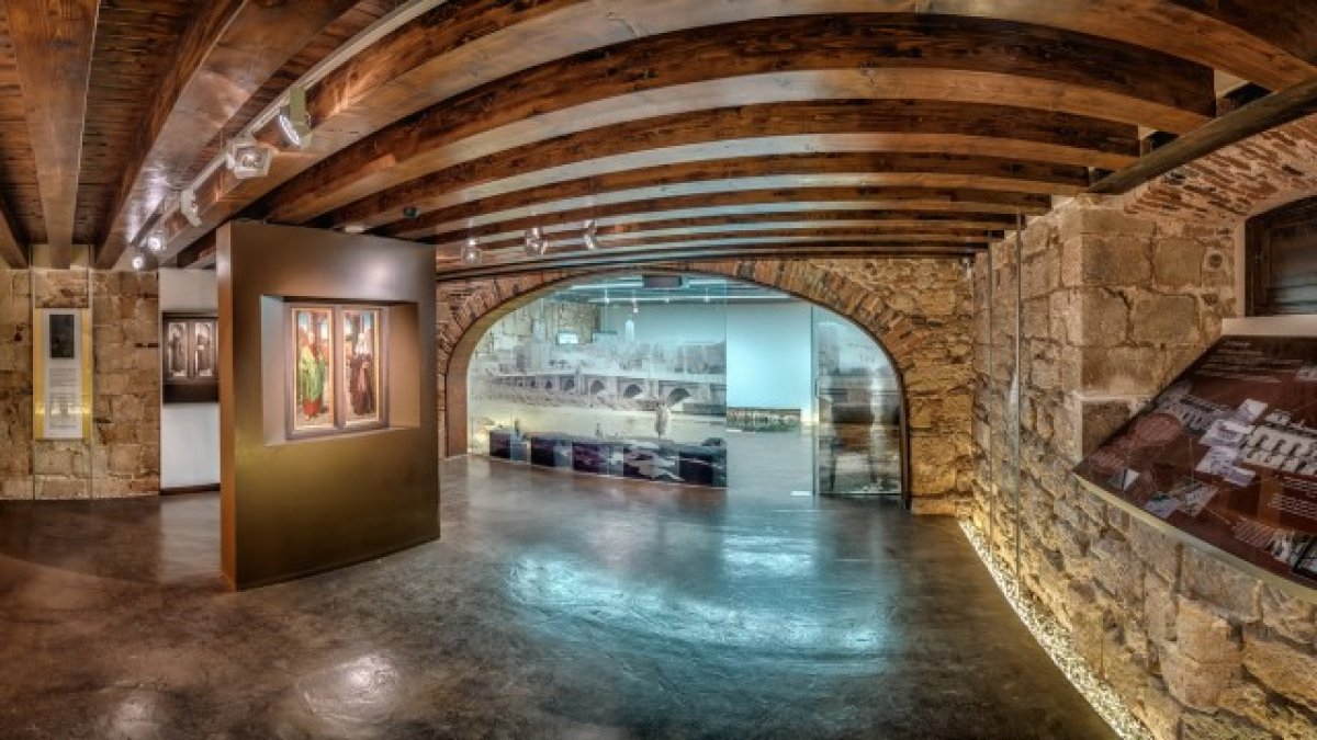 Oficina de Turismo de Almazan sala 1