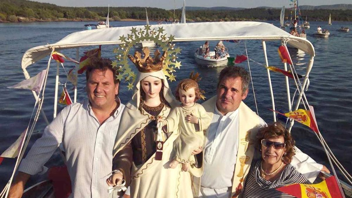 Participantes en la romería marinera-HDS
