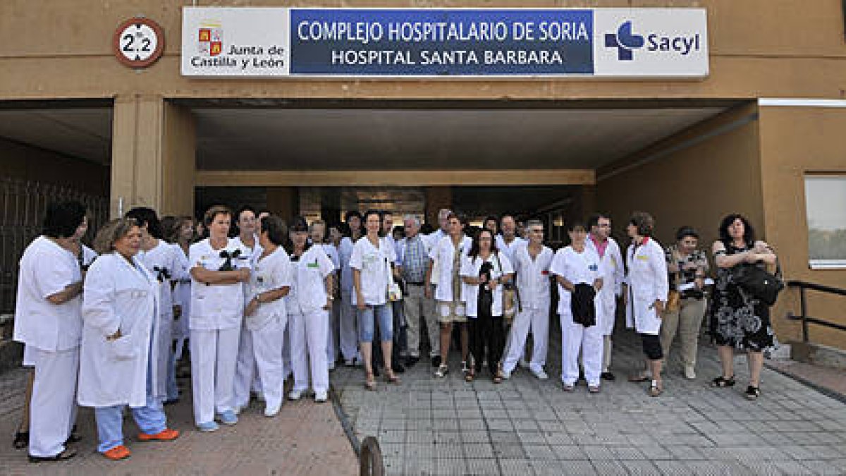 Concentración ante el hospital. /V.G.-