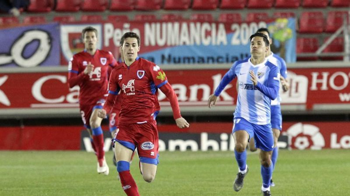 Nacho ha renovado para ser un jugador de presente y de futuro para el Numancia.-Luis Ángel Tejedor