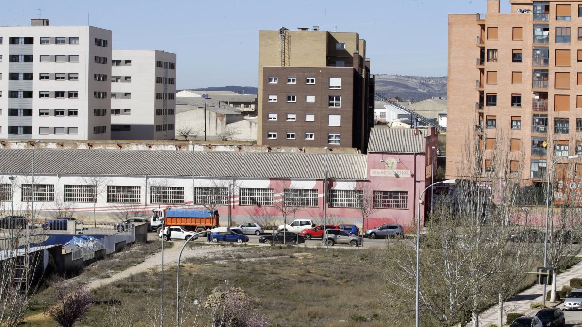 Parcela anexa al centro de FP Pico Frentes, destinada a la ampliación. HDS