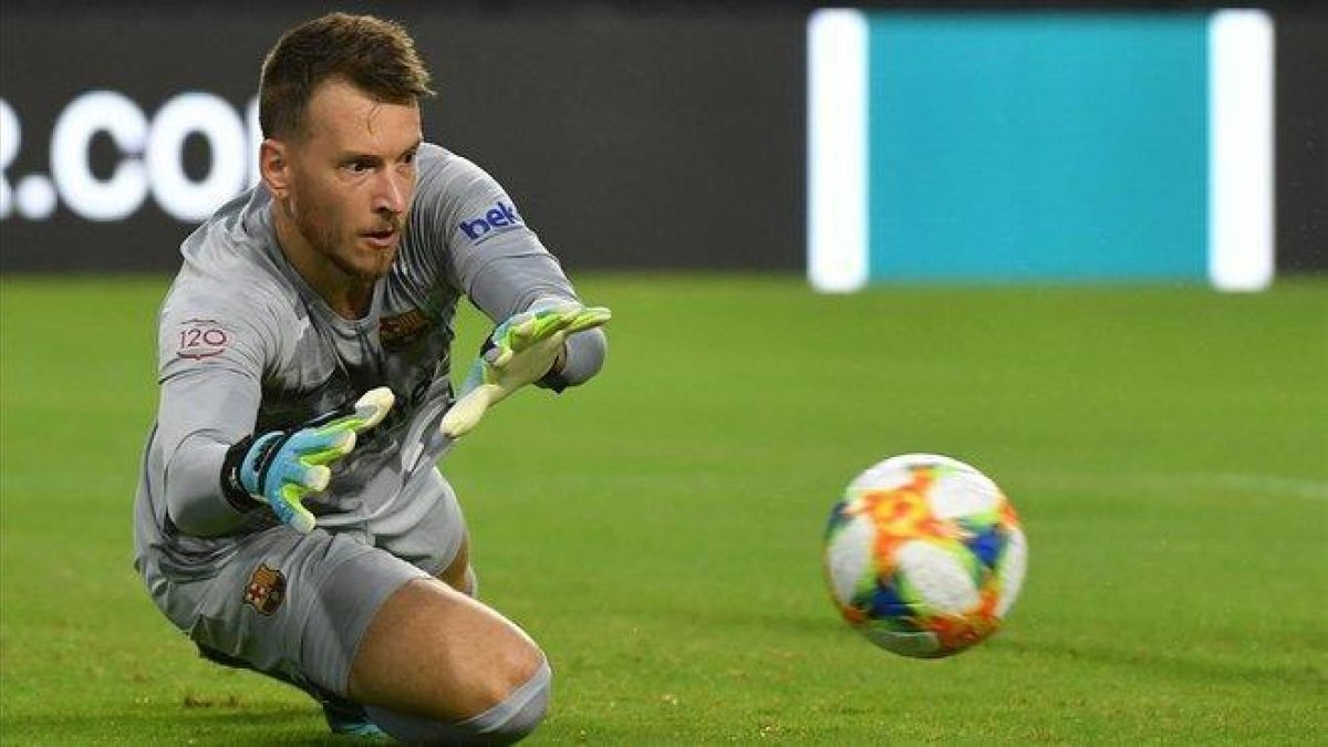 Neto detiene un balón en el partido del Barça contra el Nápoles en Miami.-USA TODAY