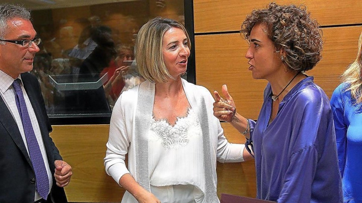 Alicia García, con la ministra de Sanidad, Servicios e Igualdad, en la reunión celebrada en Madrid-ICAL