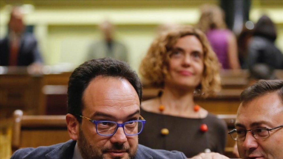El portavoz del PSOE, Antonio Hernando, en la última sesión plenaria del Congreso, el pasado martes.-JUAN MANUEL PRATS