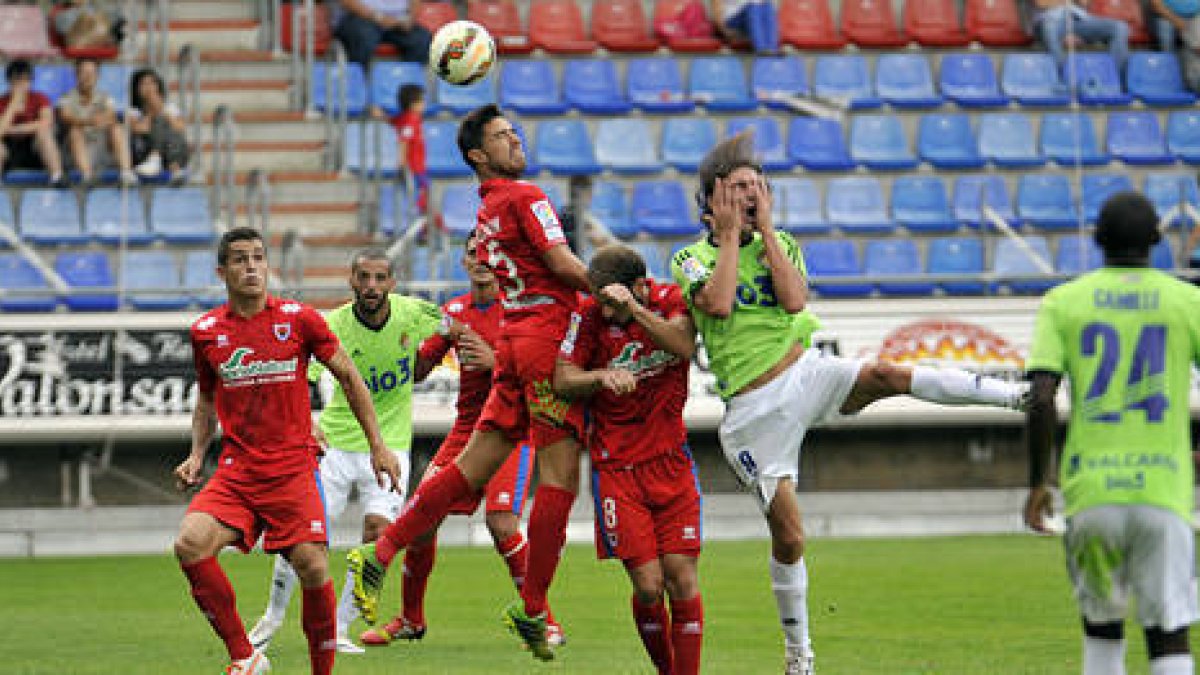 El Numancia no pudo sumar su segunda victoria de la temporada. / DIEGO MAYOR-