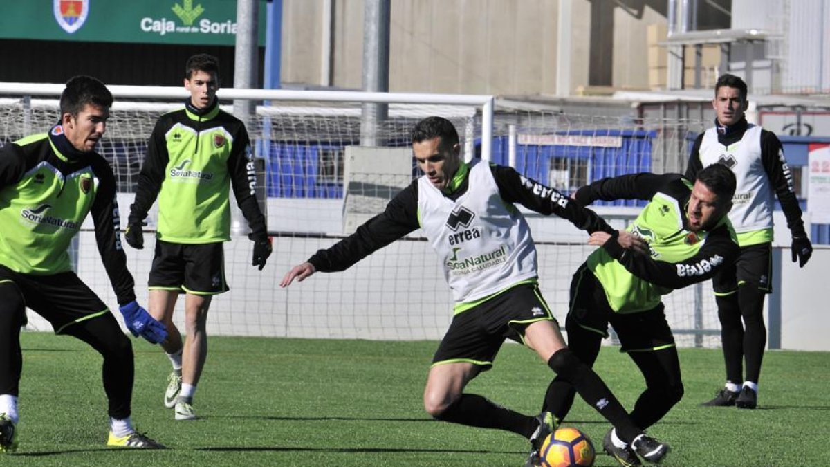 Julio Álvarez y Acuña en un entrenamiento de esta semana en la Ciudad Deportiva.-Valentín Guisande