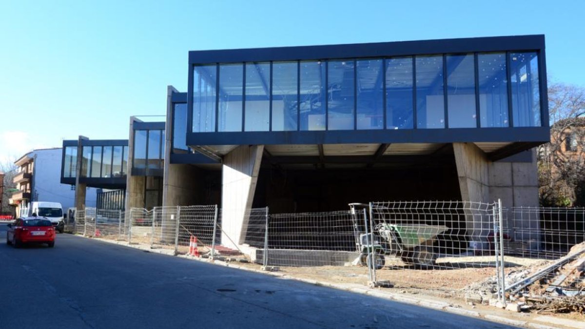 Imagen del centro cívico durante su construcción-A. Martínez