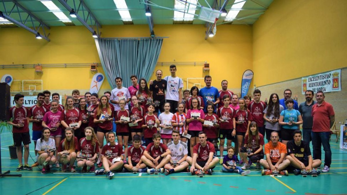 Ganadores del XV Torneo de Bádminton.-D.S.