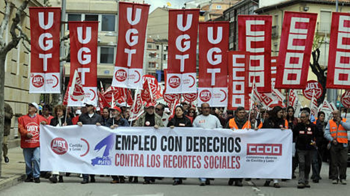 La manifestación estuvo encabezada por los secretarios generales de los sindicatos mayoriatarios.-