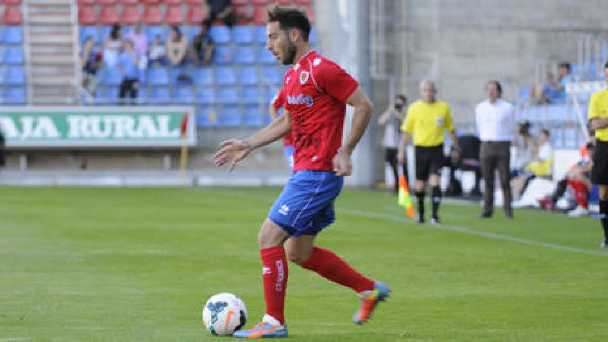 Sergi Enrich puede ser la referencia ofensiva ante el Sporting. / DIEGO MAYOR-