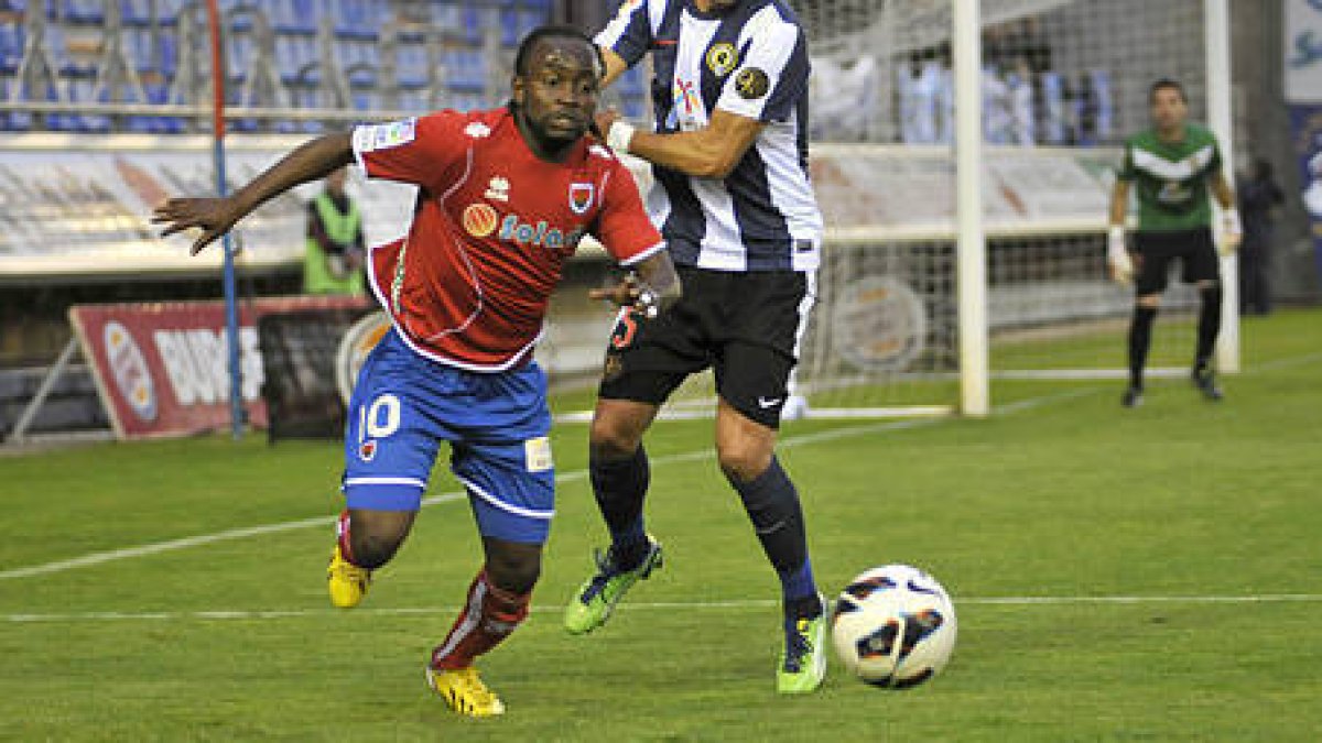Cedrick se desvinculó ayer de forma gratuita del Numancia. / DIEGO MAYOR-