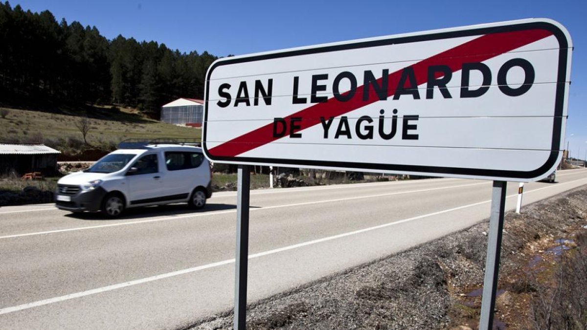 Cartel de San Leonardo de Yagüe. HDS