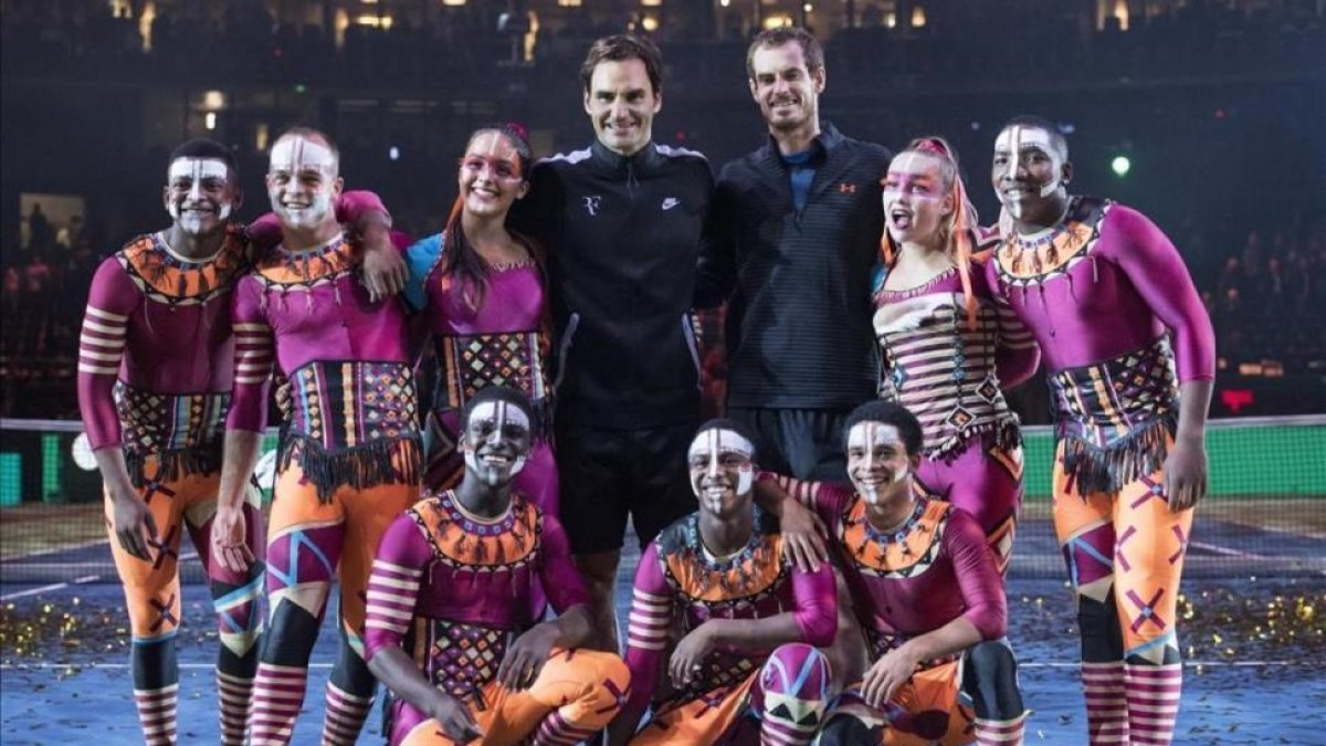 Andy Murray y Roger Federer jugaron un partido benéfico en Zúrich.-ENNIO LEANZA