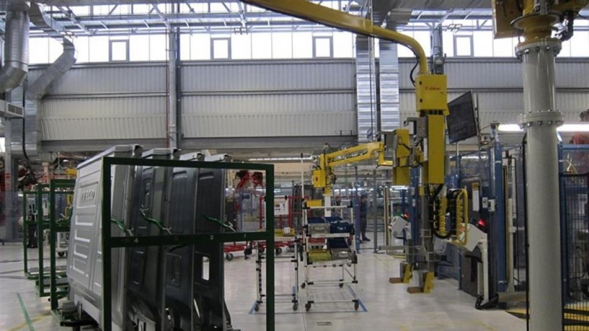 Cae un 24,5% la producción industrial de la Comunidad en abril-EUROPA PRESS
