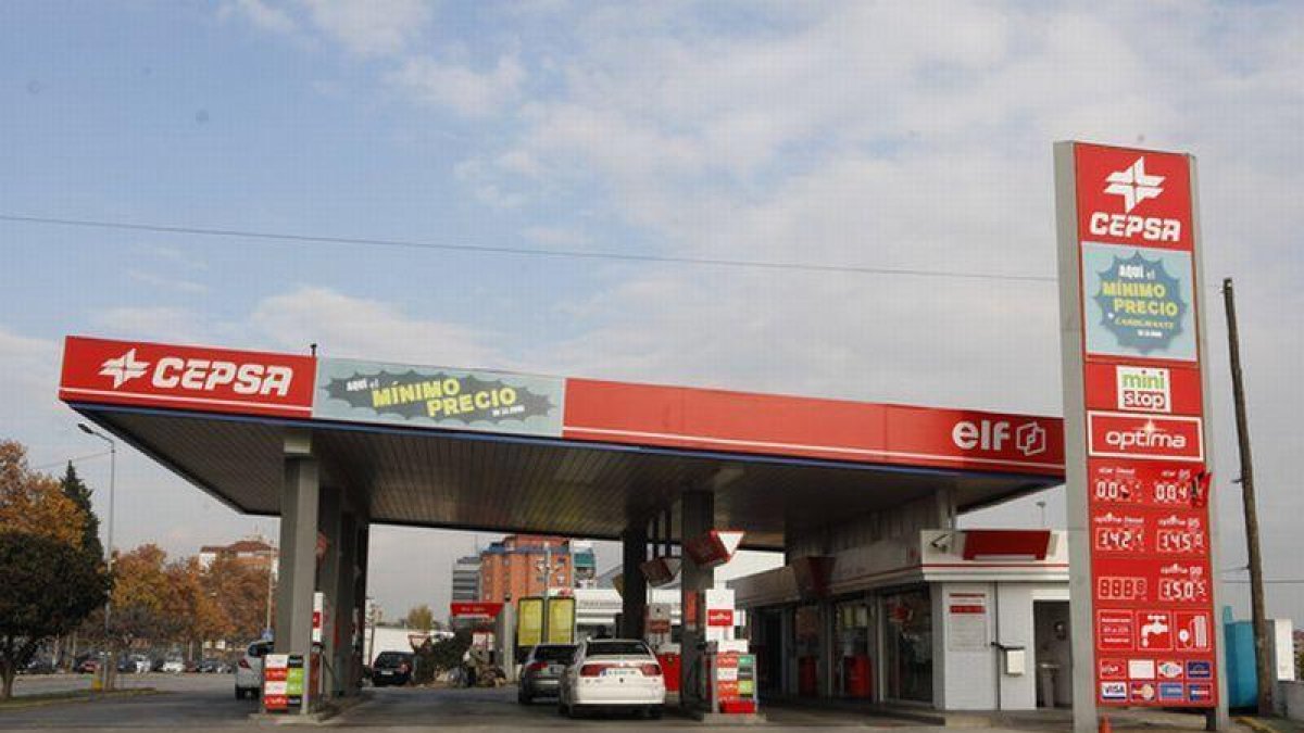 Una gasolinera Cepsa.-JOSEP GARCIA