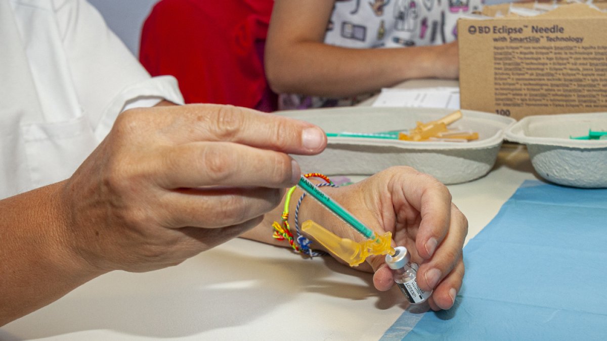 Vacunación contra el Covid. MARIO TEJEDOR