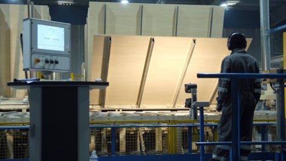 La empresa Tableros Losán es la empresa soriana que más ayudas recibe en la convocatoria. / ÁLVARO MARTÍNEZ-