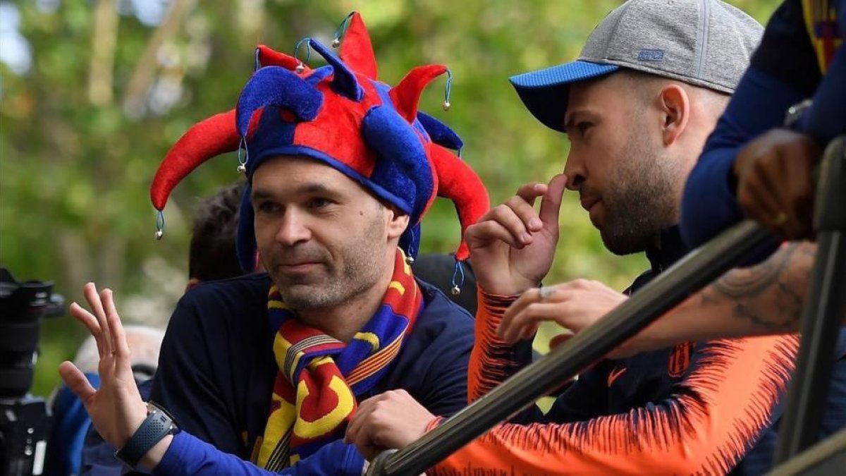 Iniesta, celebrando-LLUIS GENÉ